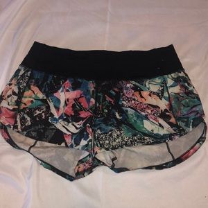 Lululemon Speed up short 2.5”